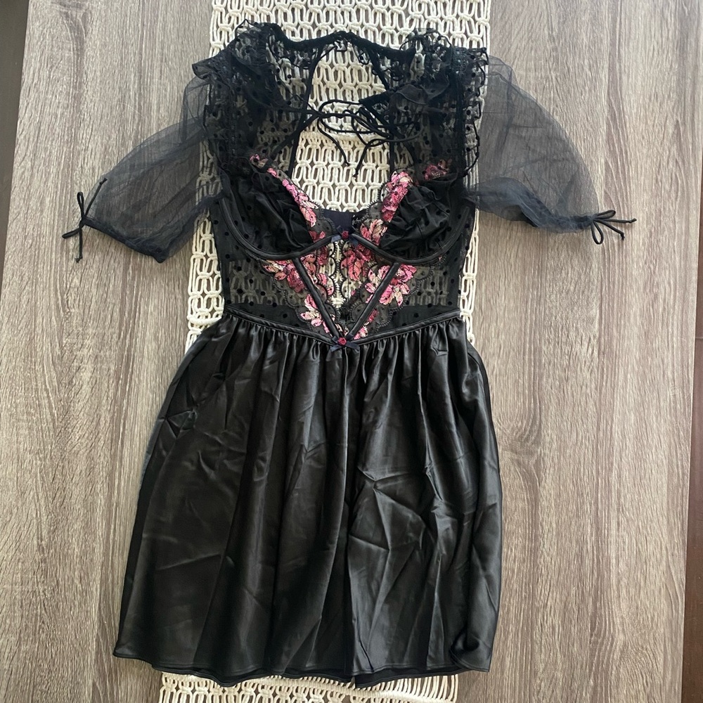 NEW For Love and Lemons Juliet puff sleeve cut out floral dress - Picture 4 of 10